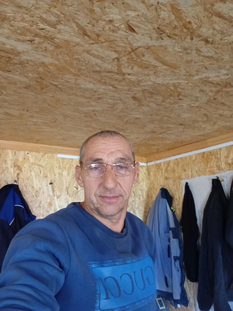  44255933  , 51 ,    