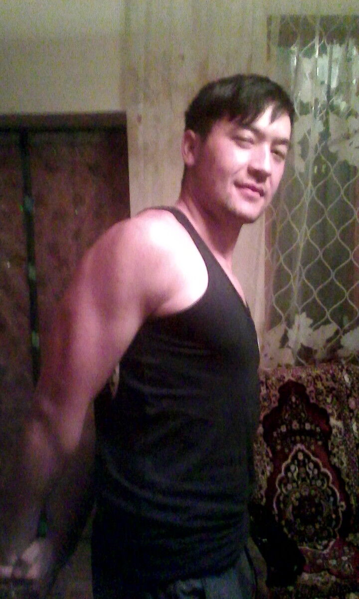  8242803  Bodybuilder, 28 ,    