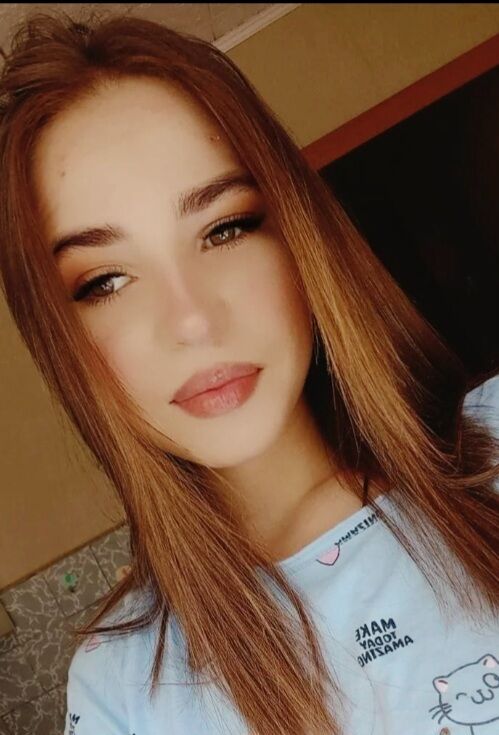  ,   Elena, 22 ,   c 