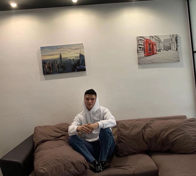  31639553  Ilshatgis, 24 ,    