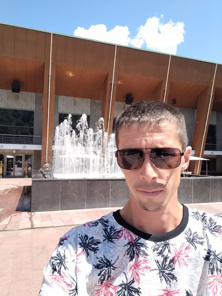  ,   Viktor, 34 ,   ,   , c , 