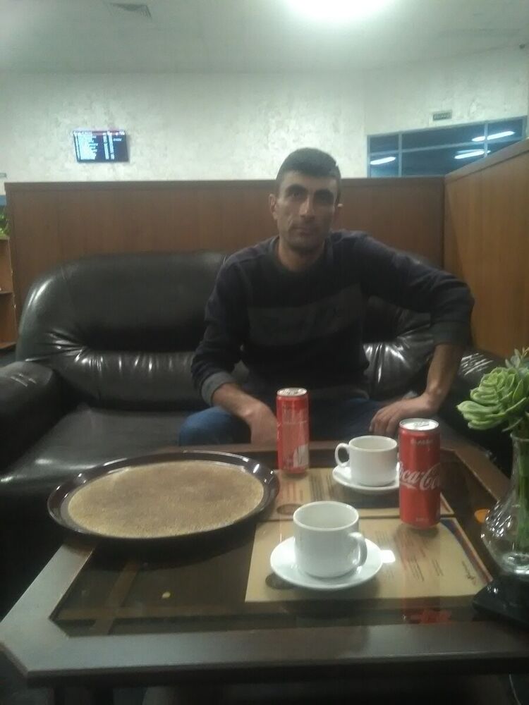  22507503  ARTUR, 40 ,    