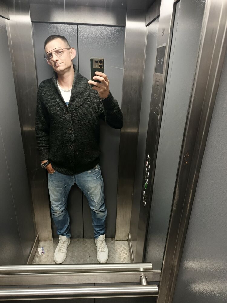  52365703  , 41 ,    