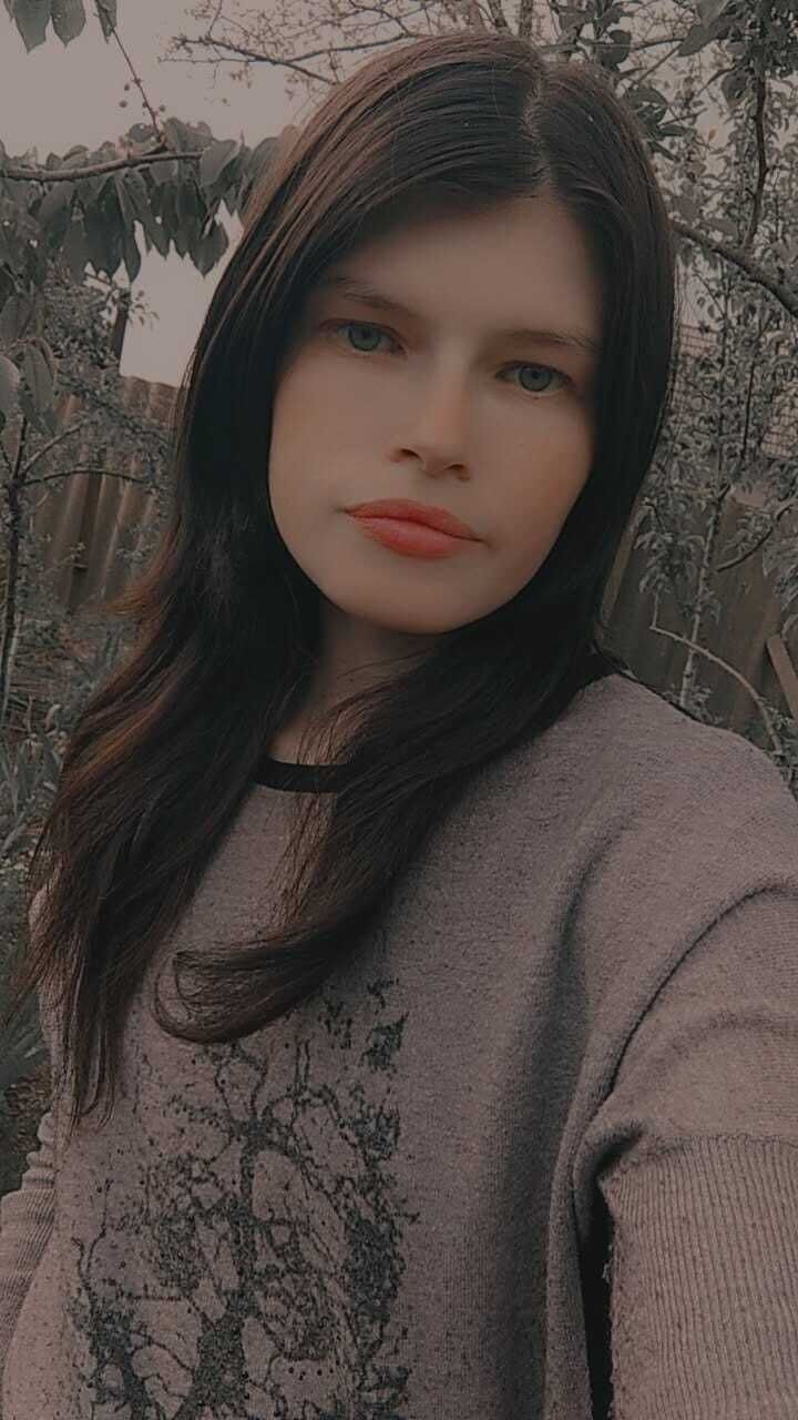  52132823  Nina, 19 ,    