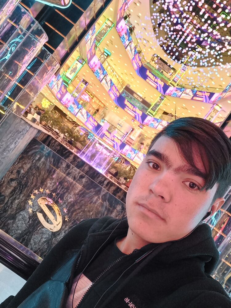  29360953  Temur, 24 ,    