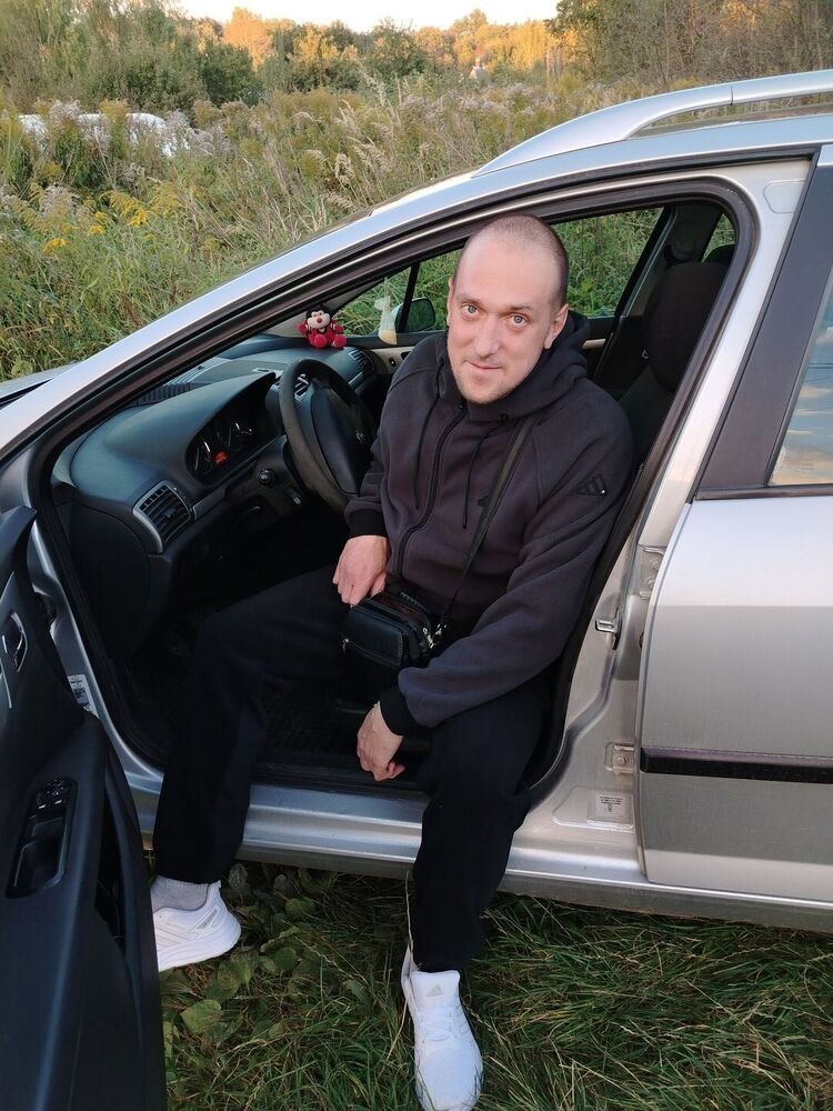  53706243  Sergey, 38 ,    