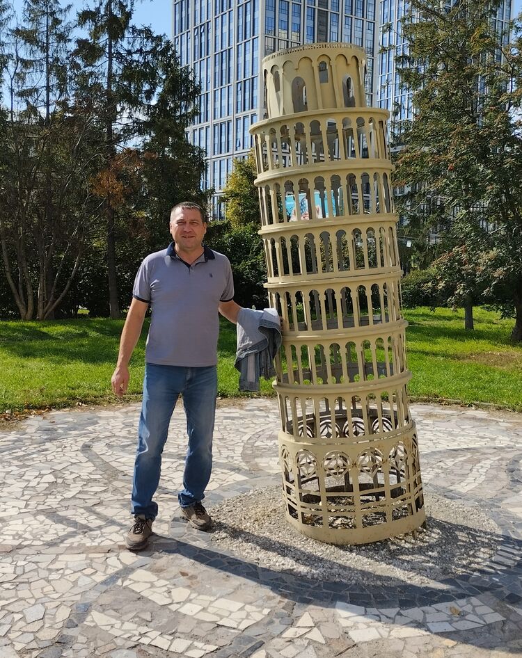  52754083  , 46 ,    