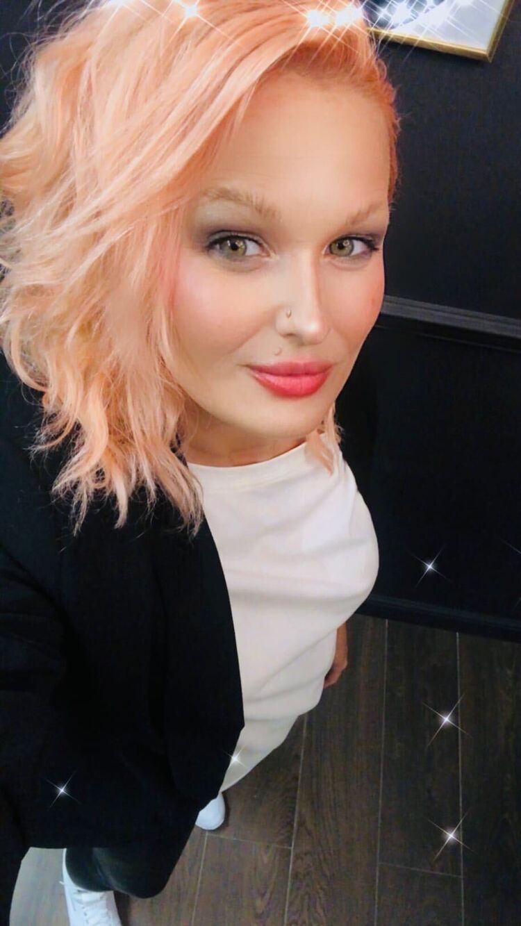 ,   Eva, 40 ,   ,   