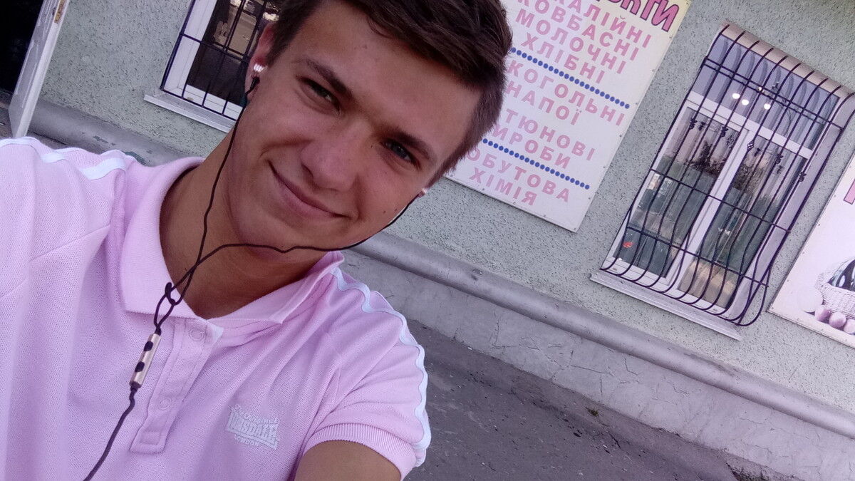  10533353  Vlad, 27 ,    