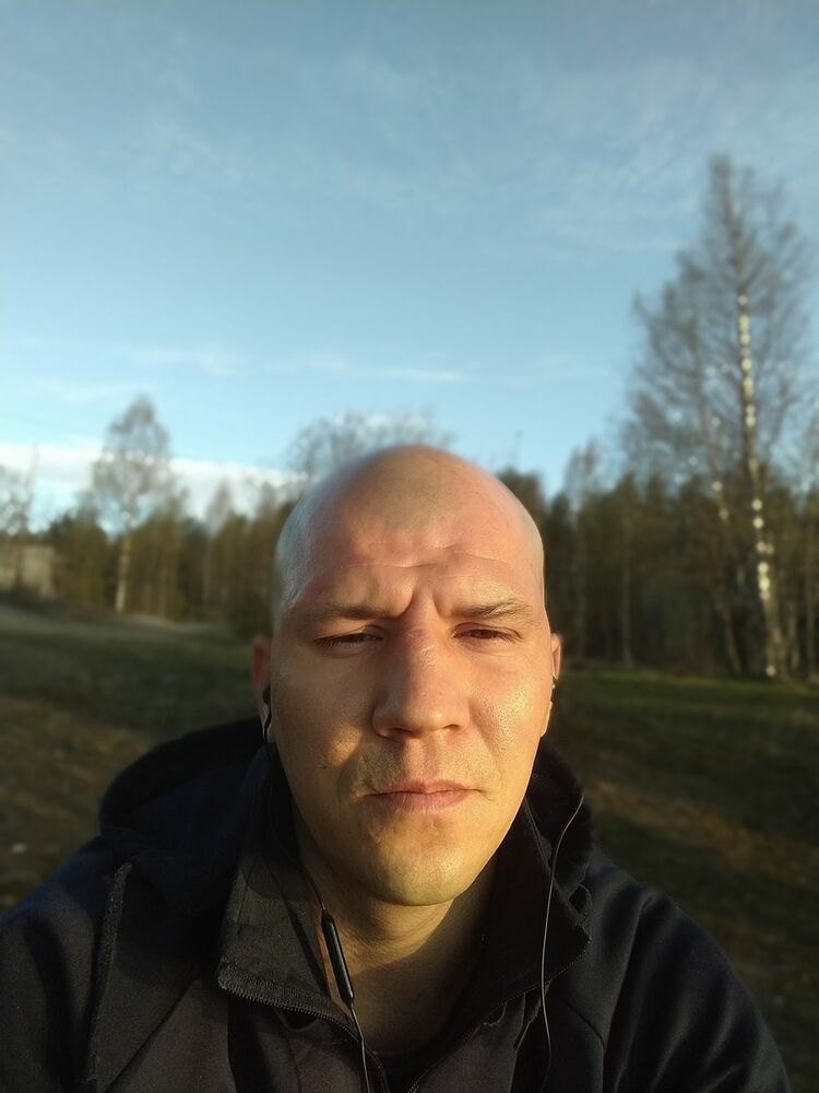  16184663  Iwan, 39 ,    