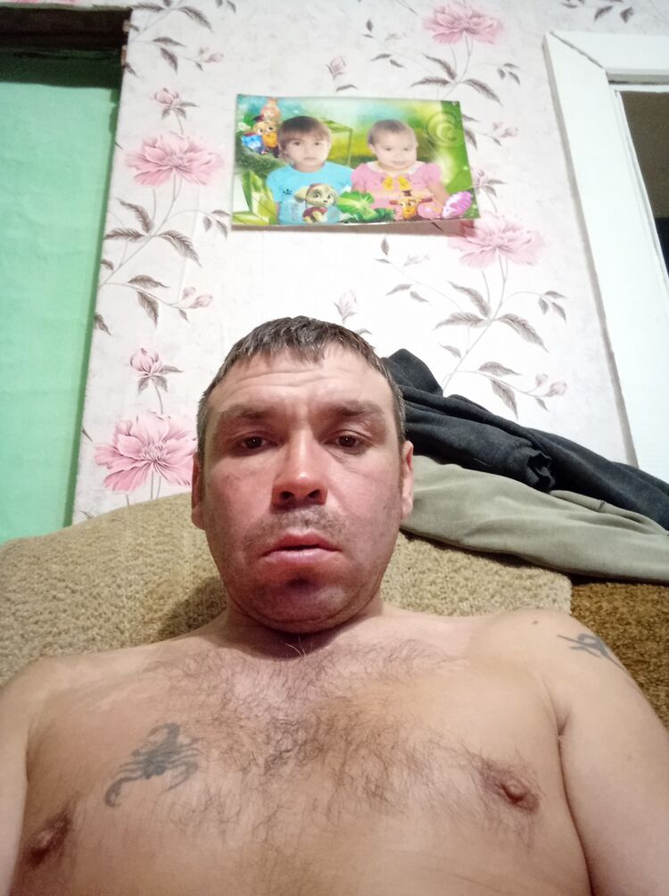  46853323  , 38 ,    