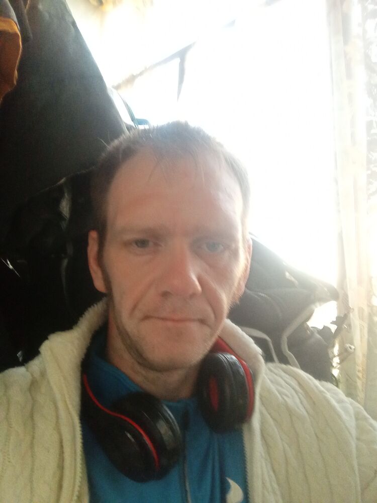  42643603  , 37 ,    