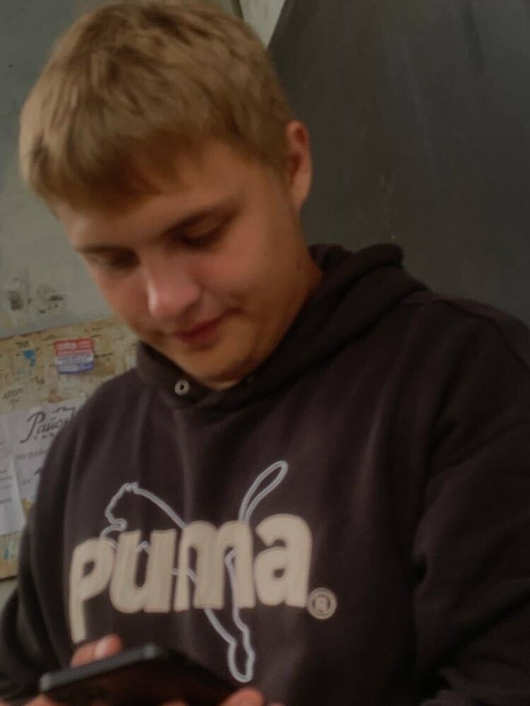  ,   Zakhar, 21 ,   ,   , c , 