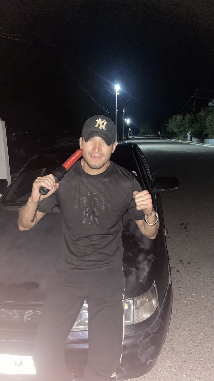  ,   Akbar, 21 ,   ,   , c 