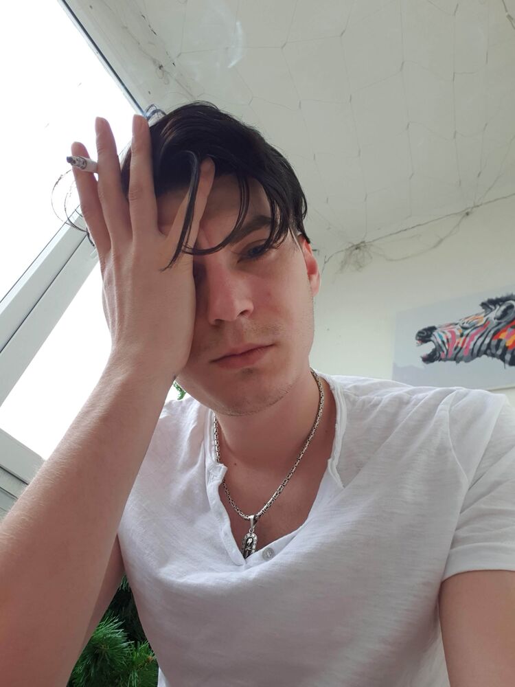  ,   Denis, 32 ,   ,   , c 