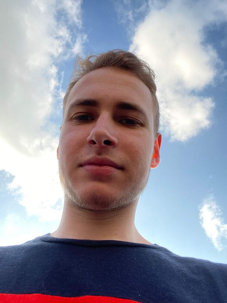  ,   Denis, 33 ,   ,   