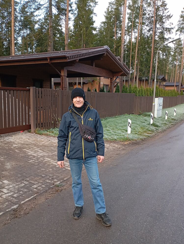  47482823  Vlad, 52 ,    -