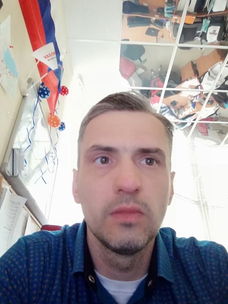  28933473  Denis, 46 ,    -