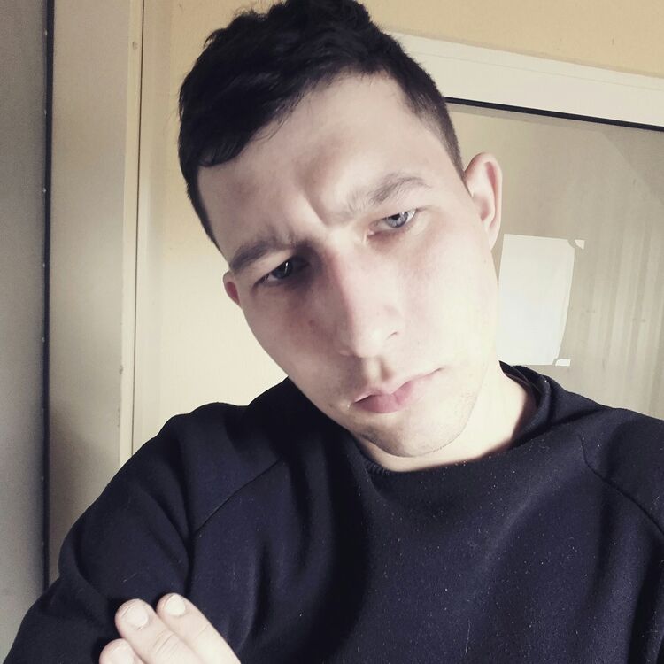  ,   Oleg, 25 ,   