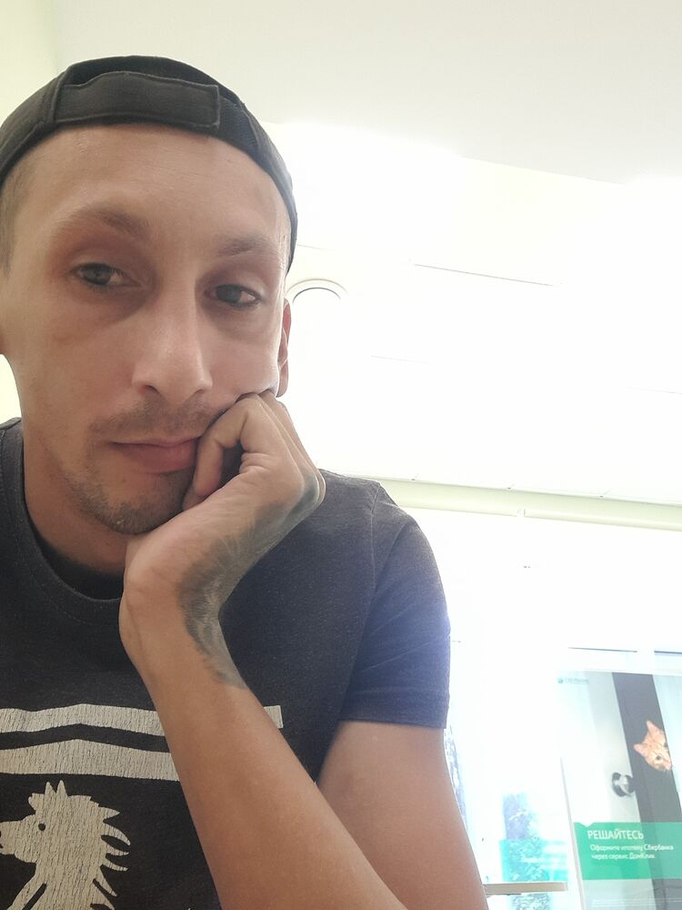  ,   Nik, 32 ,   ,   