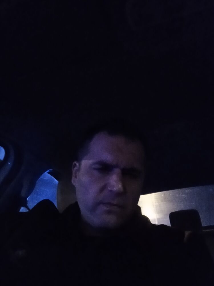  31640193  Daniel, 47 ,    Azor