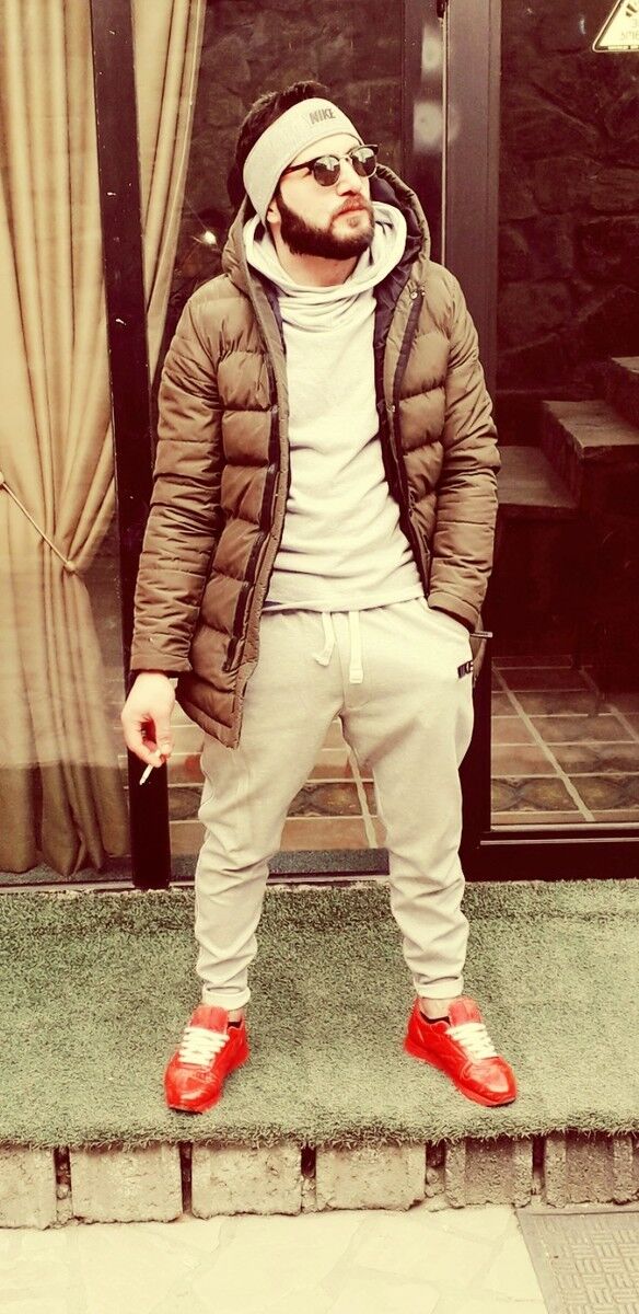  ,   Sergi, 33 ,   ,   , c 