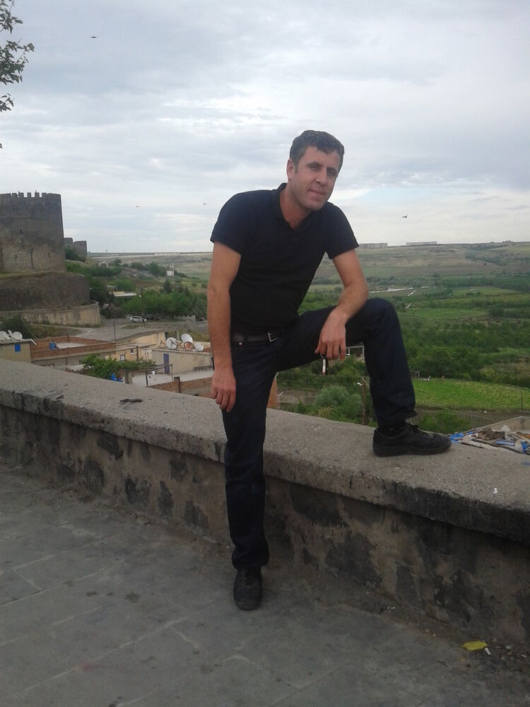  ,   Berkant, 47 ,   ,   , c 