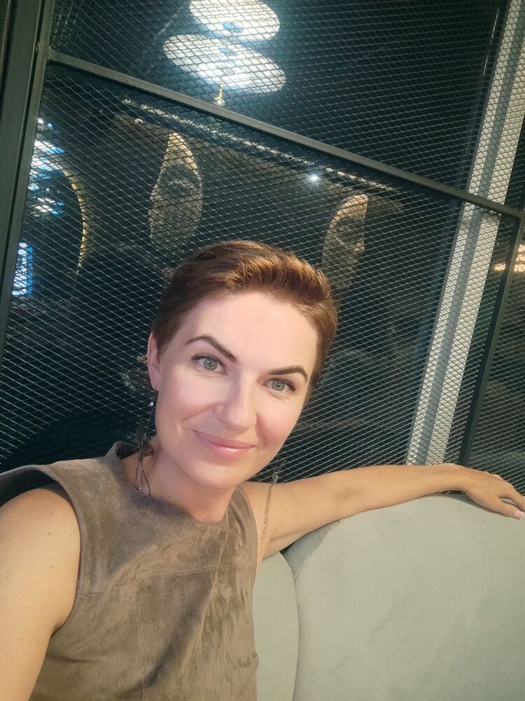  53317003  , 42 ,    Utopia