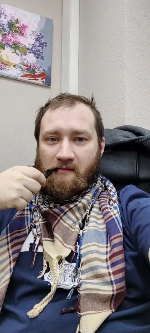  49704923  Ben Gun, 34 ,    