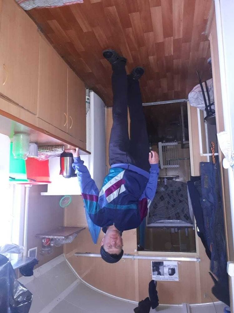  16050053  Dmitrij, 38 ,    