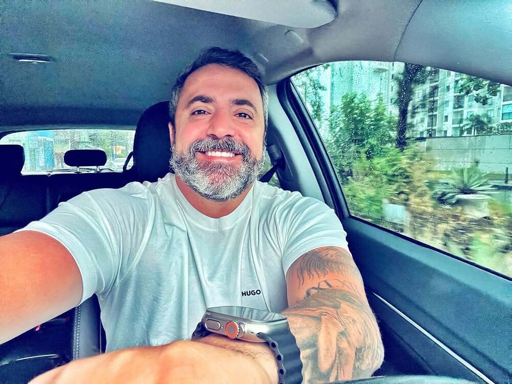  48142123  Bernardo C, 49 ,    