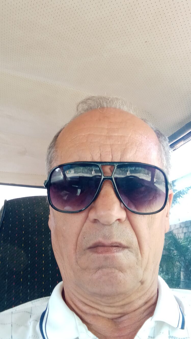  23837013  Yunus, 67 ,    