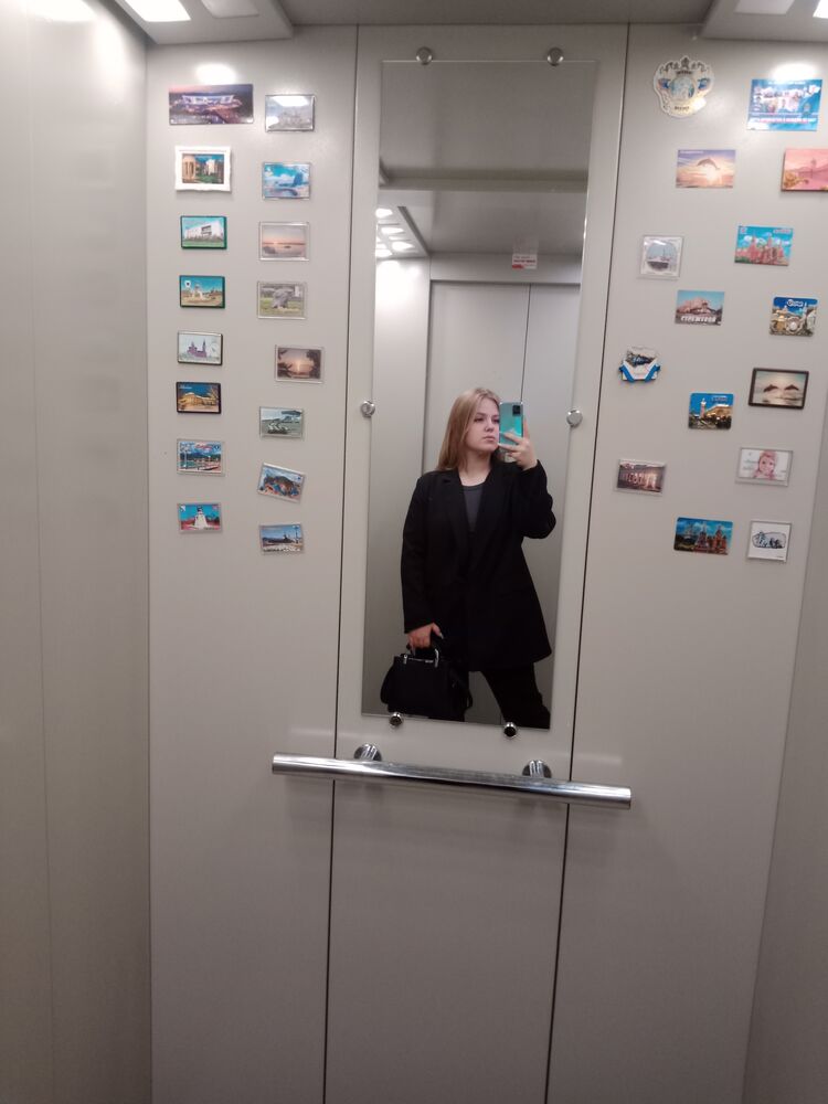  ,   Anastasia, 19 ,     