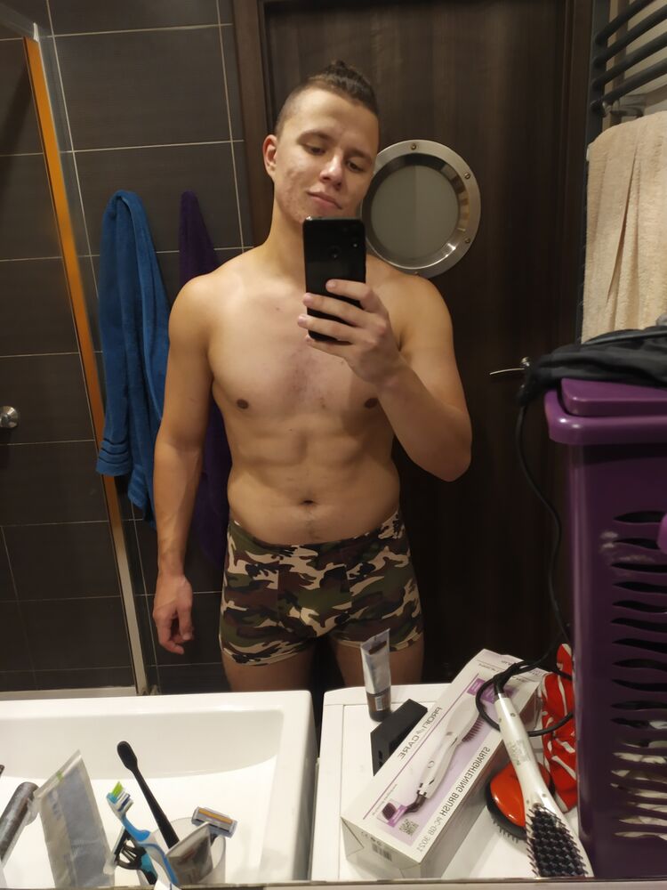  23749333  Ivan, 27 ,     
