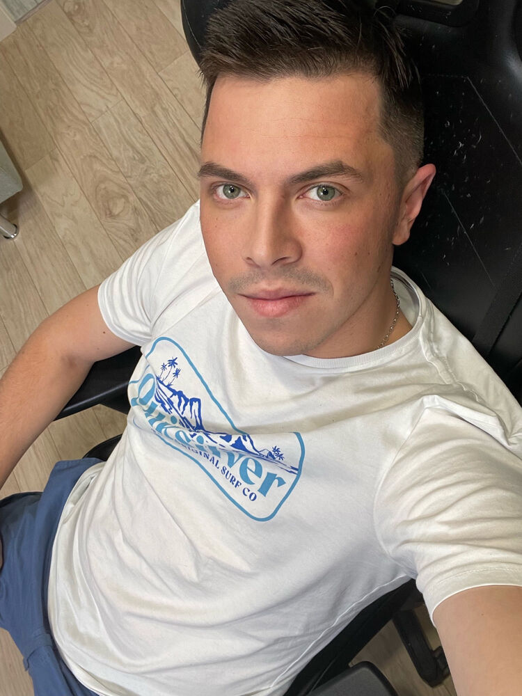  31512053  Pavel, 34 ,    