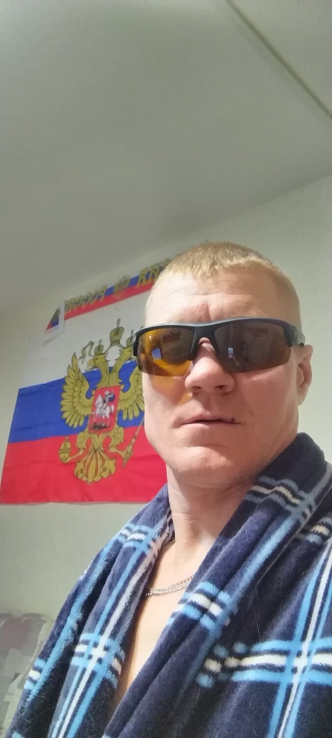  52351993  Alexei, 41 ,    
