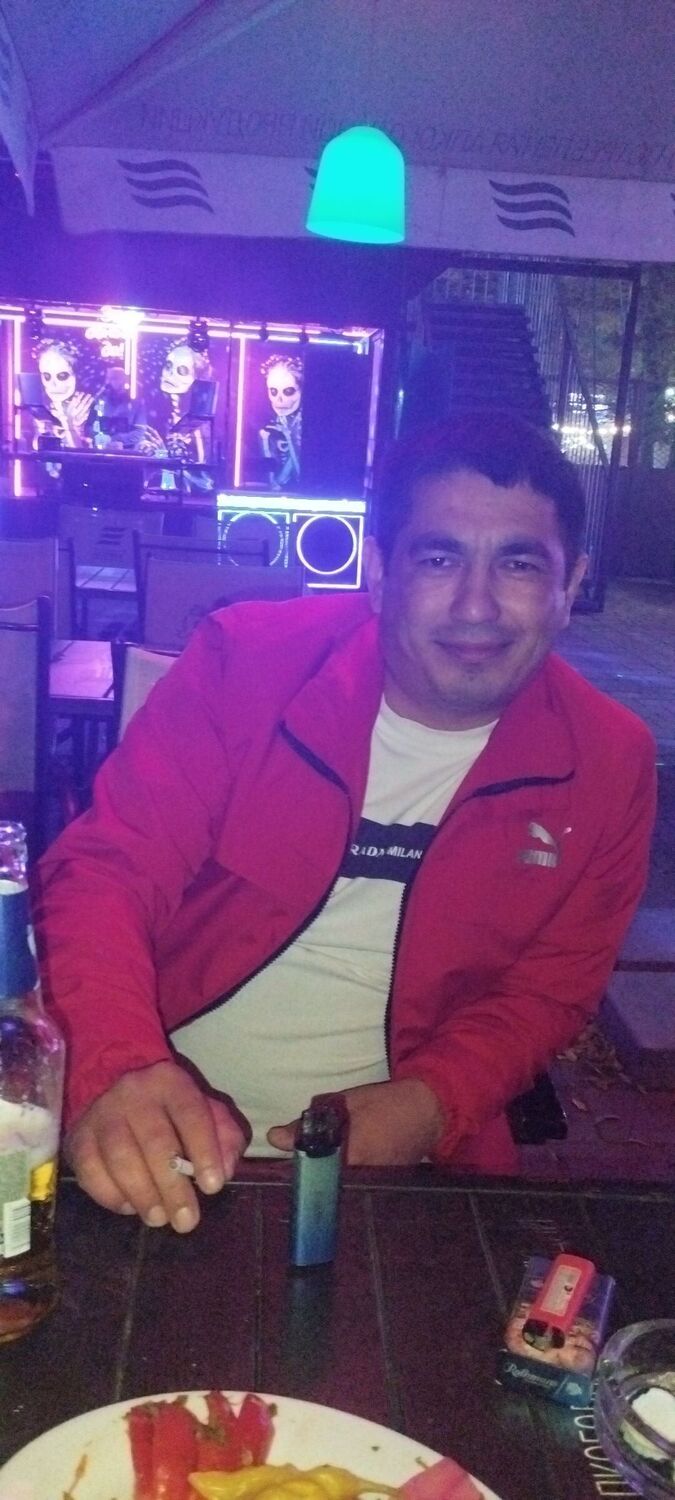  46535343  Behruz, 31 ,    