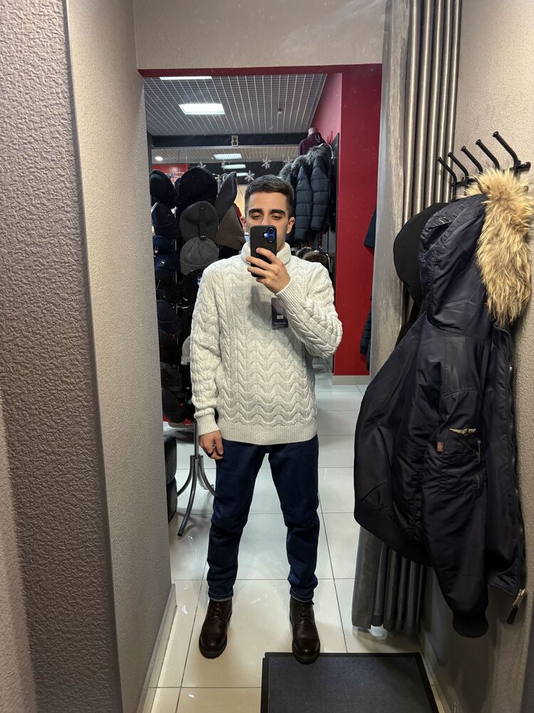  53438303  , 24 ,    