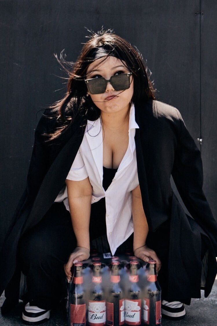  ,   Alex, 25 ,   