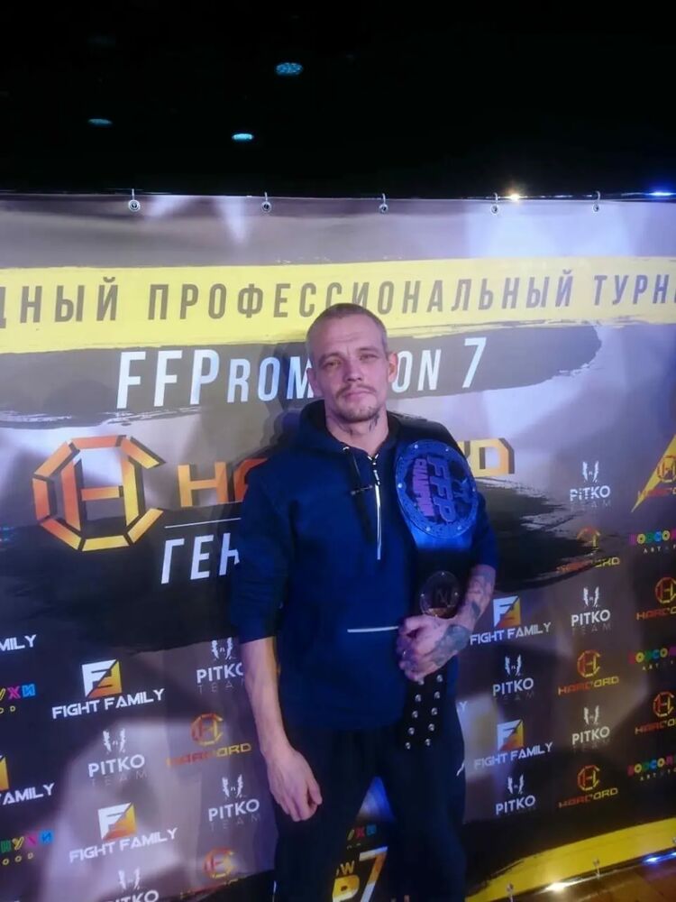  33159343  Vadim, 38 ,    
