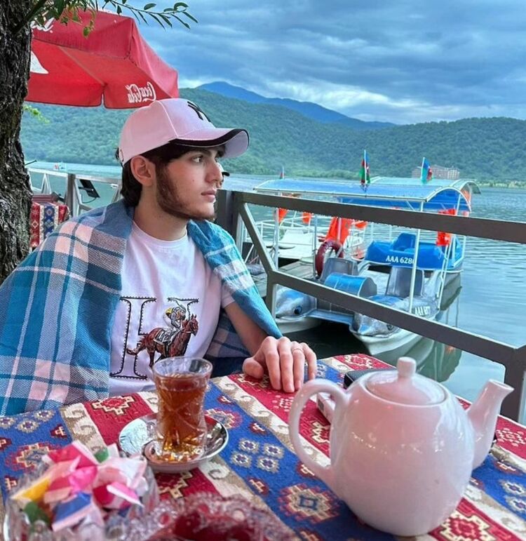  43462073  Gasimov, 26 ,    