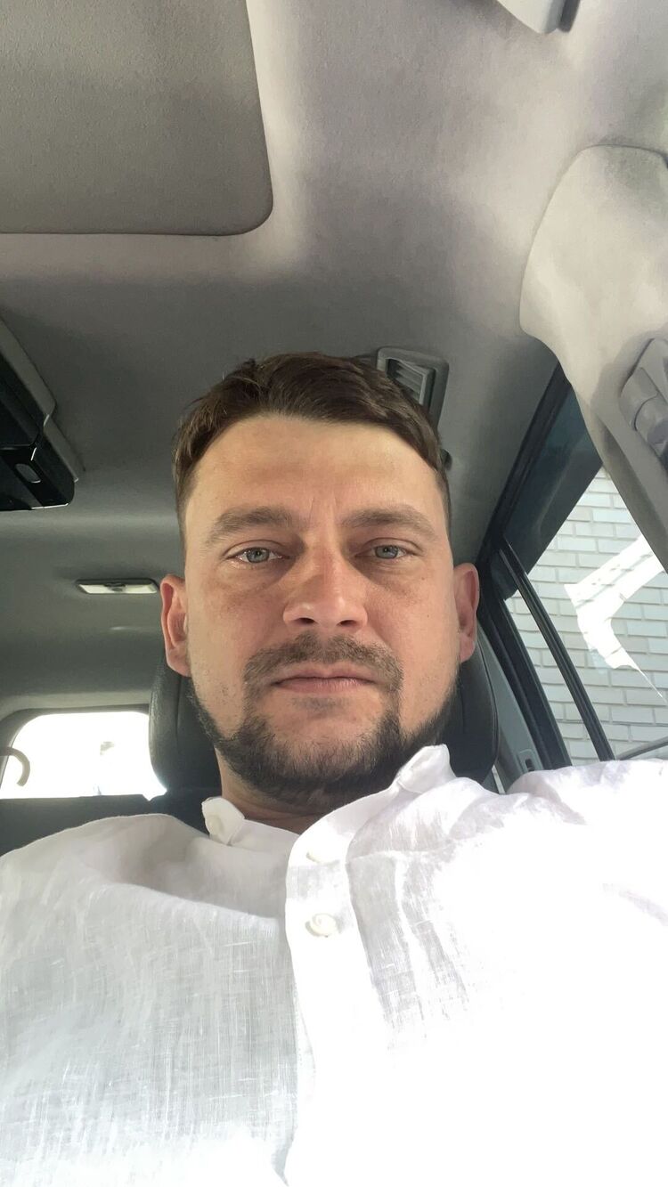  43852513  Pavel, 40 ,    