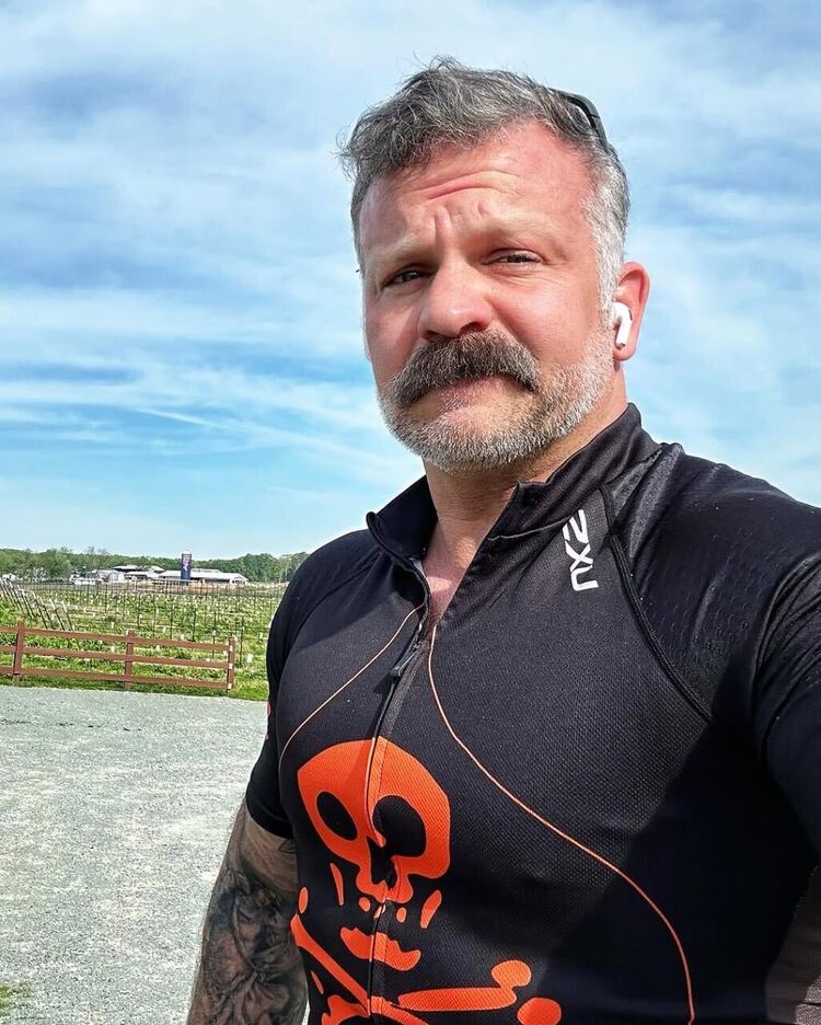  53738243  Cedric, 52 ,    