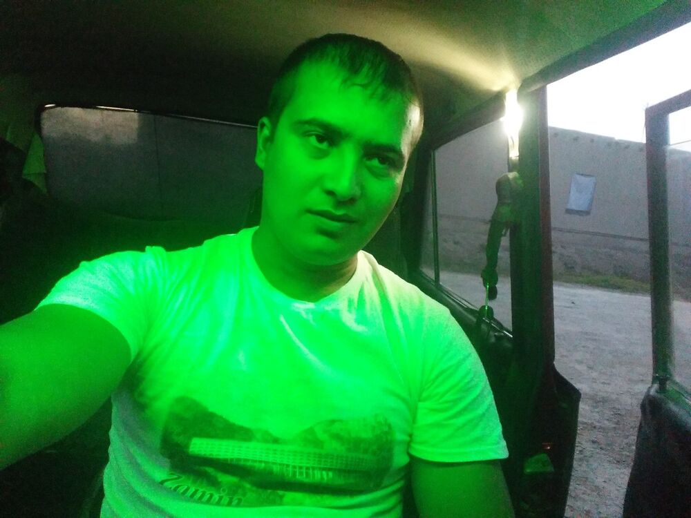  8542673  Dostik, 34 ,    