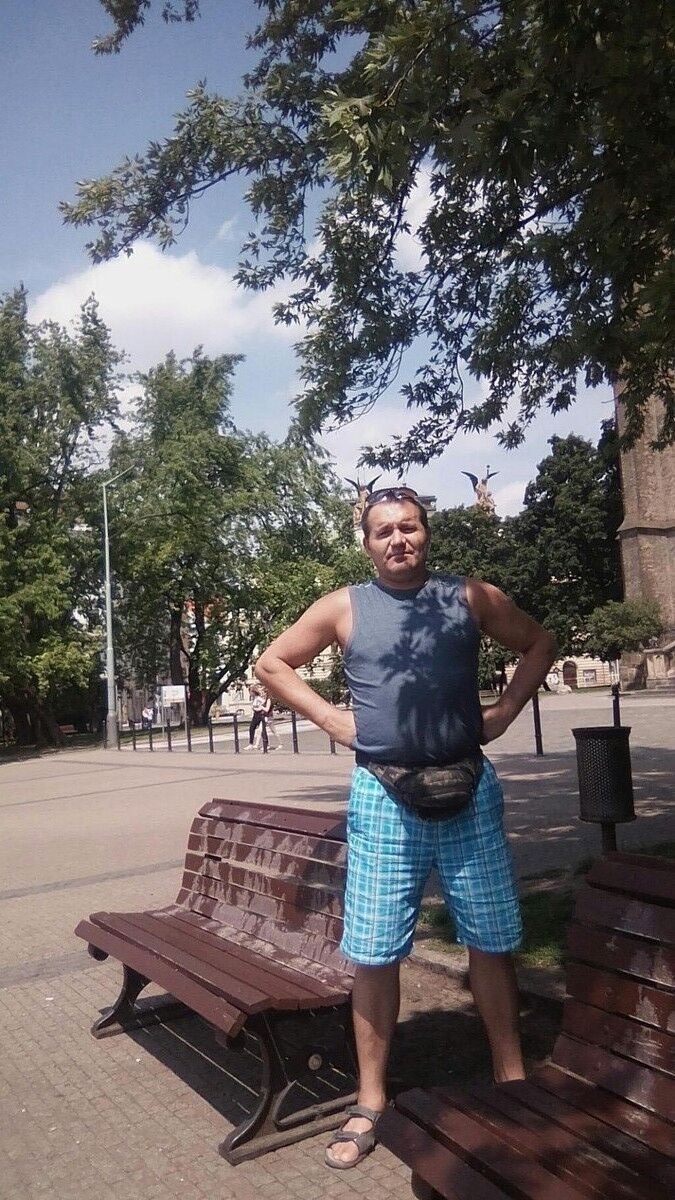 10864333  , 43 ,    Praha