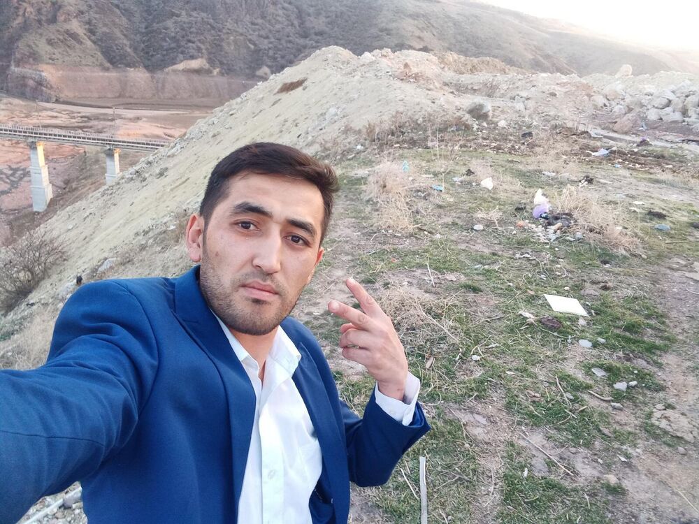  25070003  Alisher, 31 ,    