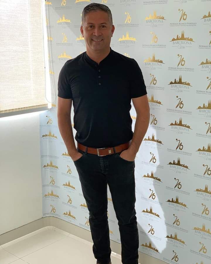  49250773  Alexander, 60 ,    