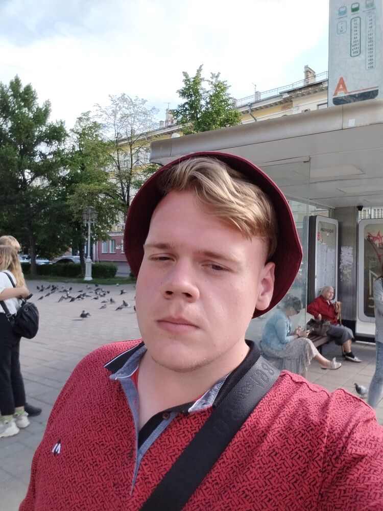  ,   Maxim, 24 ,   ,   , c , 