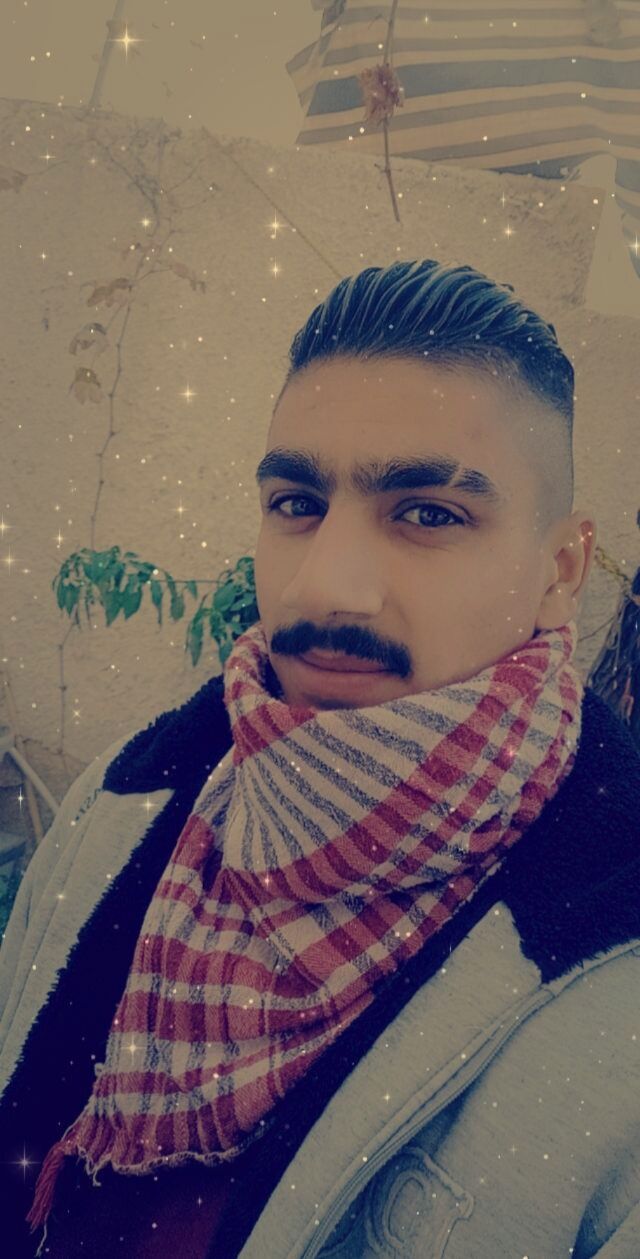  35217433  Khazim, 26 ,    