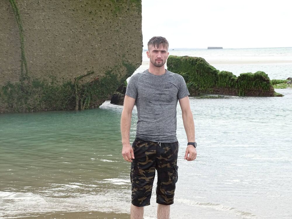  Saint-Germain-en-Laye,   Pavel, 33 ,   ,   , c , 
